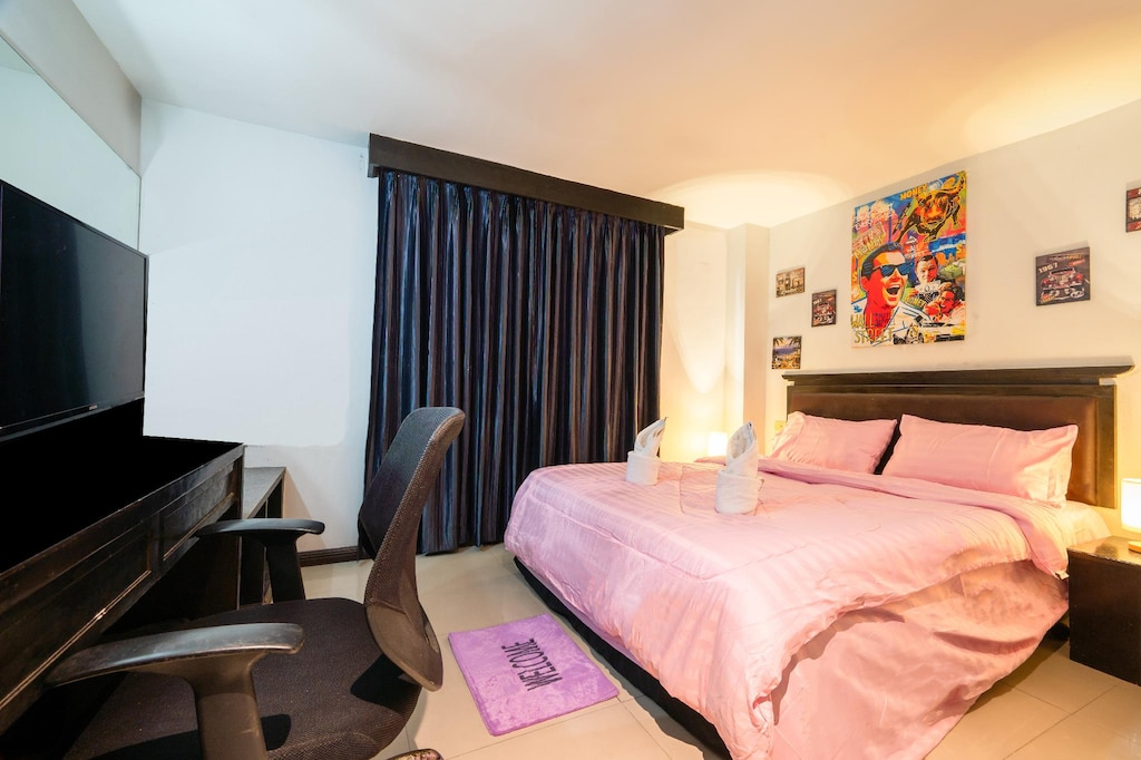 Abunawas Merry Inn Hotel Room